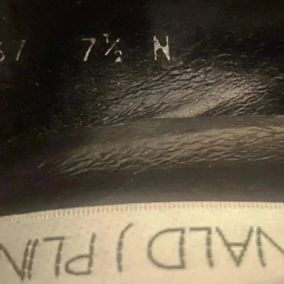 Donald Pliner Black Stretch Fabric Pumps Size 71/2 Narrow - Picture 6 of 6